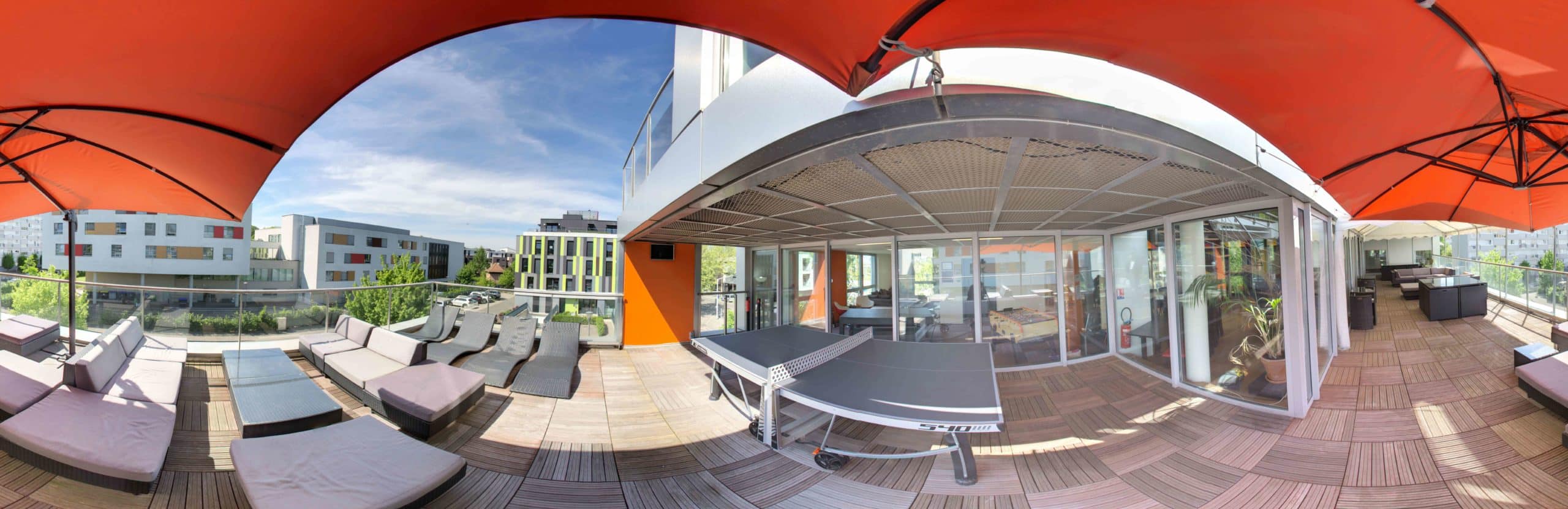 250m²