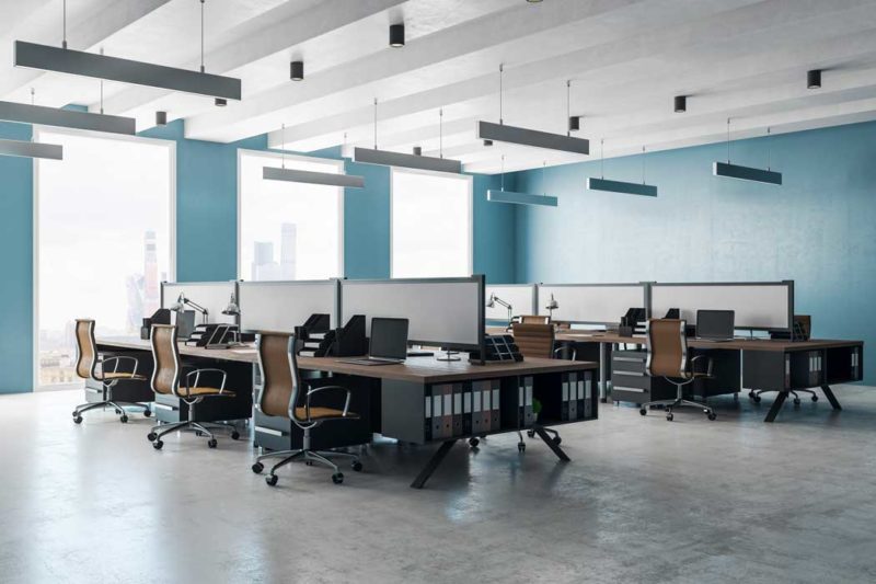 Bureaux avec cloisons entre chaque bureau