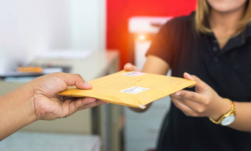 professionnel qui se charge du courrier