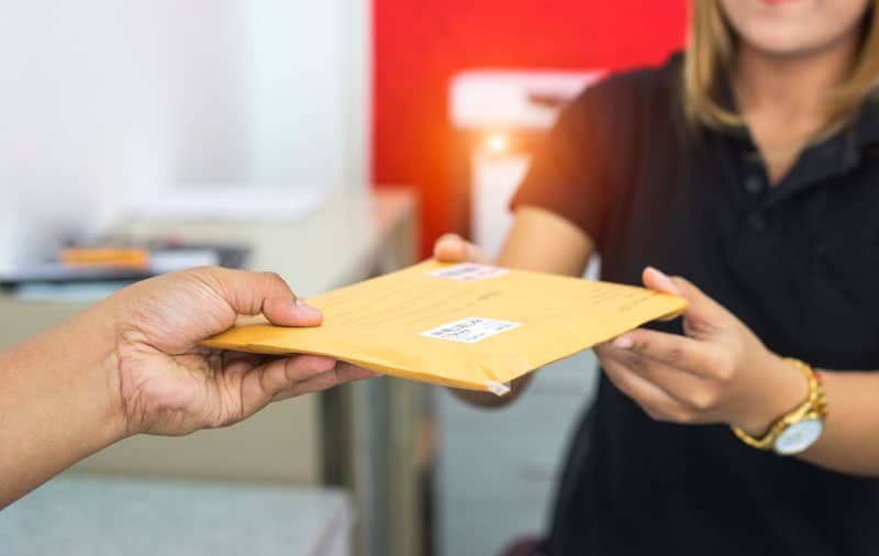 professionnel qui se charge du courrier