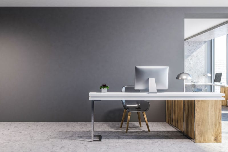 Zoom sur un bureau sobre et moderne